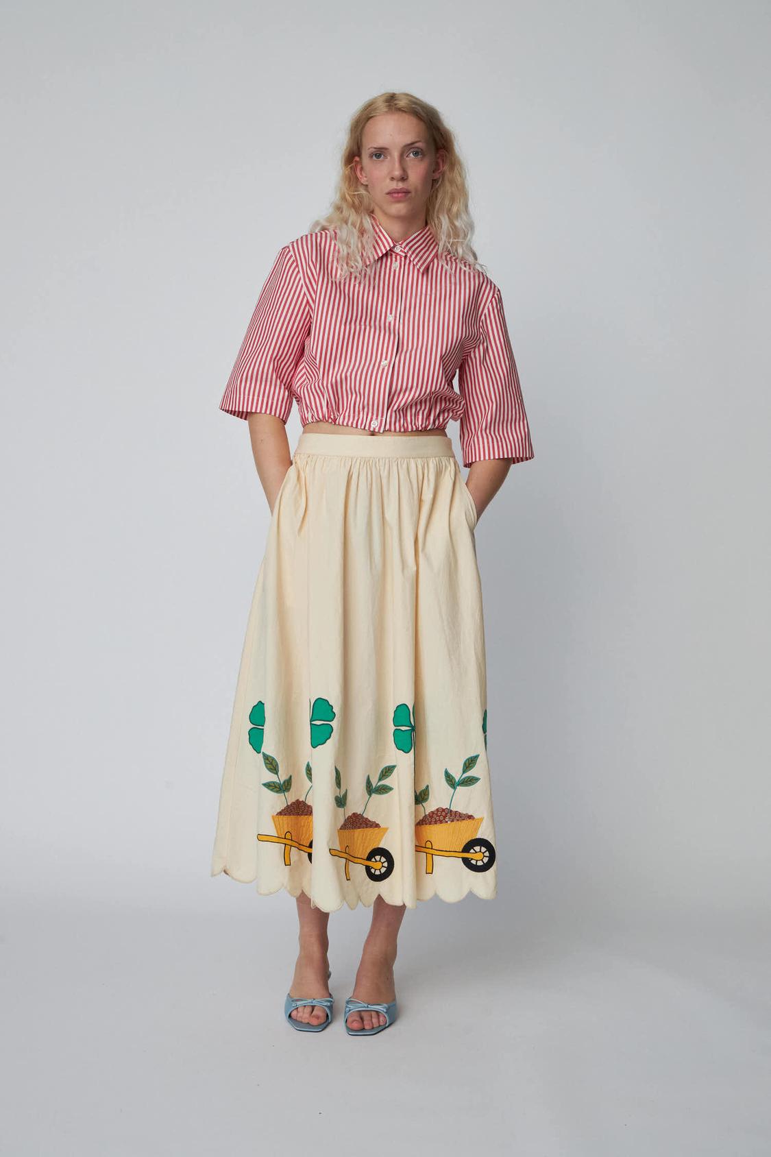 Embroidered Midi skirt with Scallops