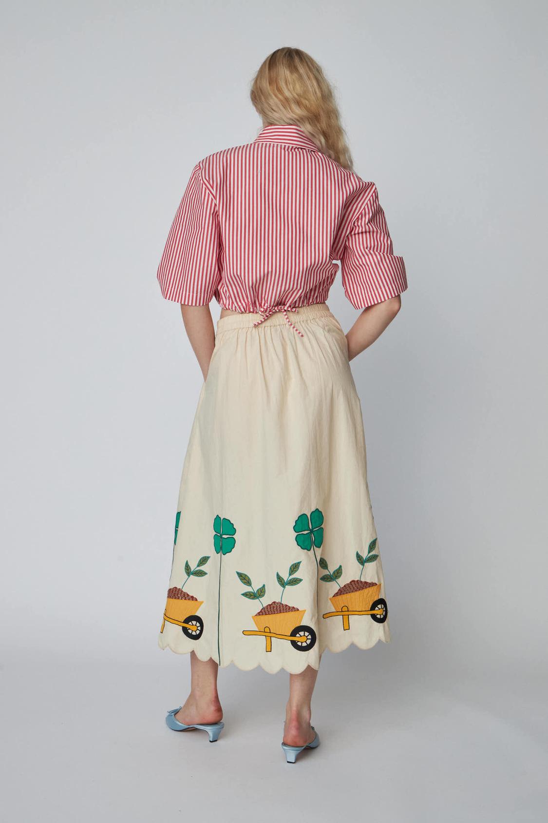 Embroidered Midi skirt with Scallops